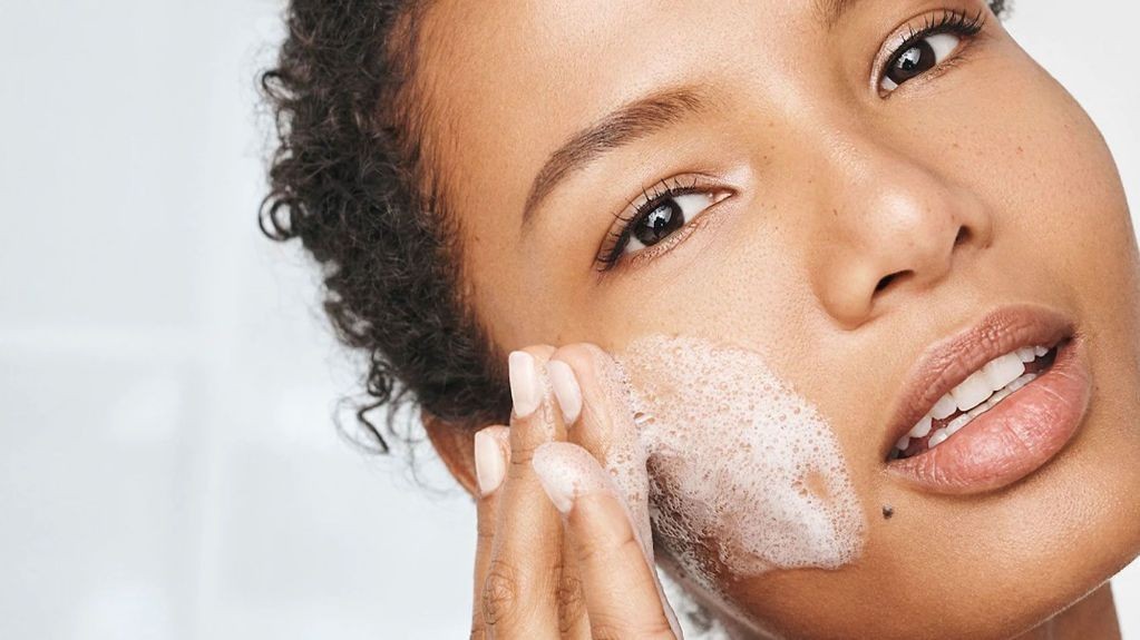 7 Items You Should Have In Your Skincare Kit